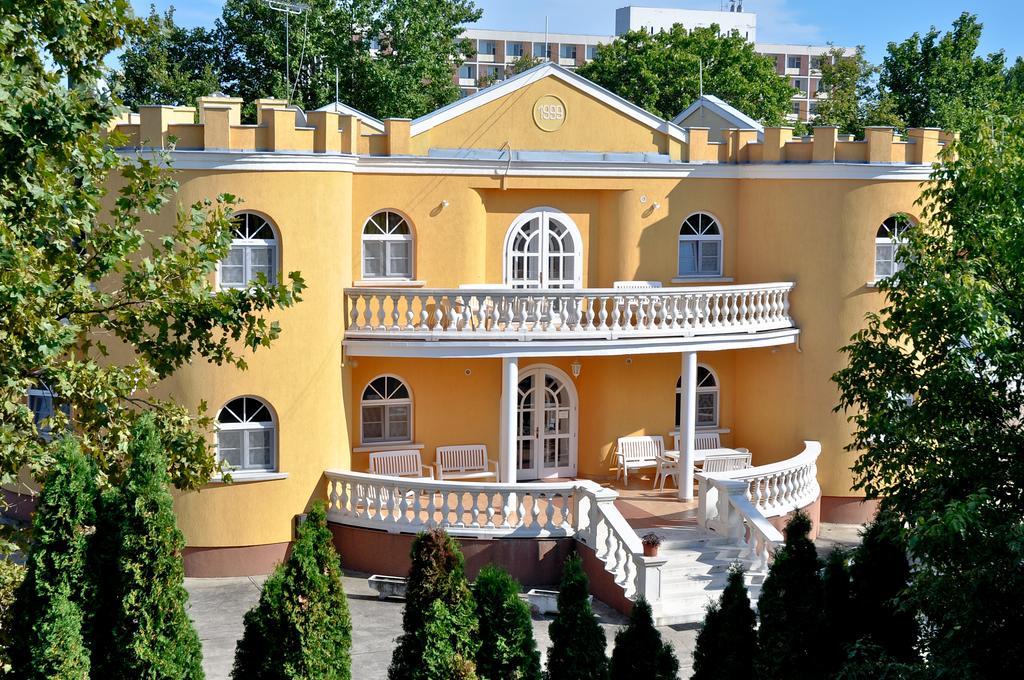 Kastély Panzió Hajdúszoboszló Extérieur photo