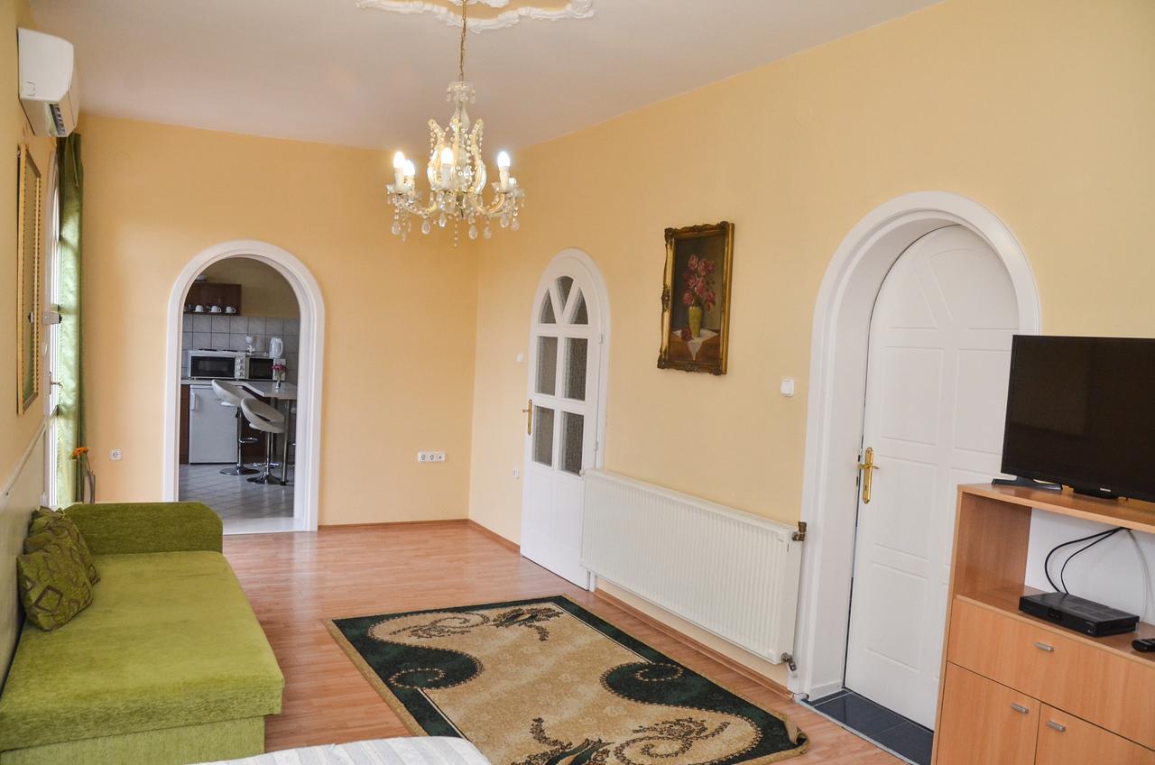 Kastély Panzió Hajdúszoboszló Extérieur photo