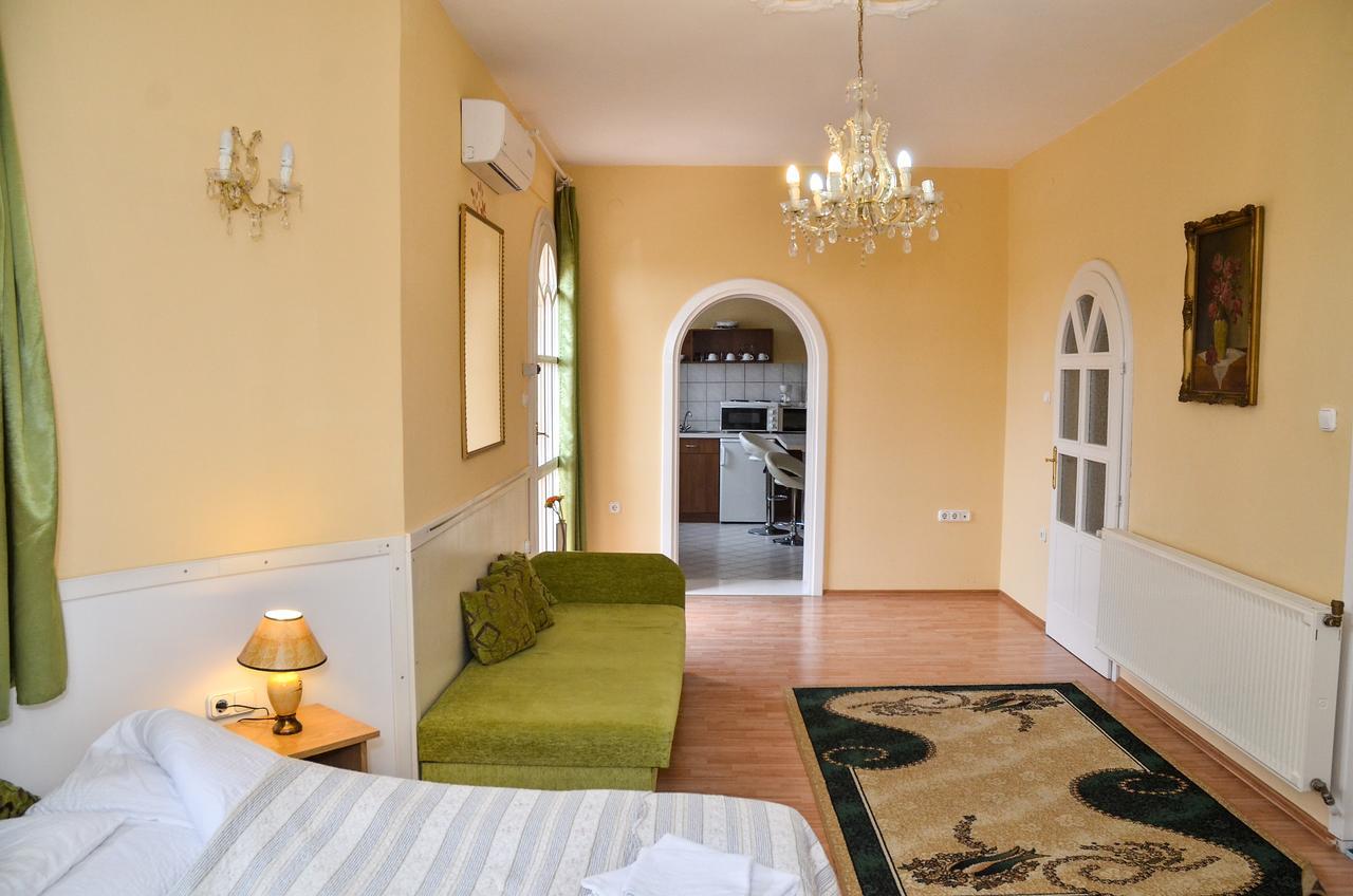 Kastély Panzió Hajdúszoboszló Extérieur photo