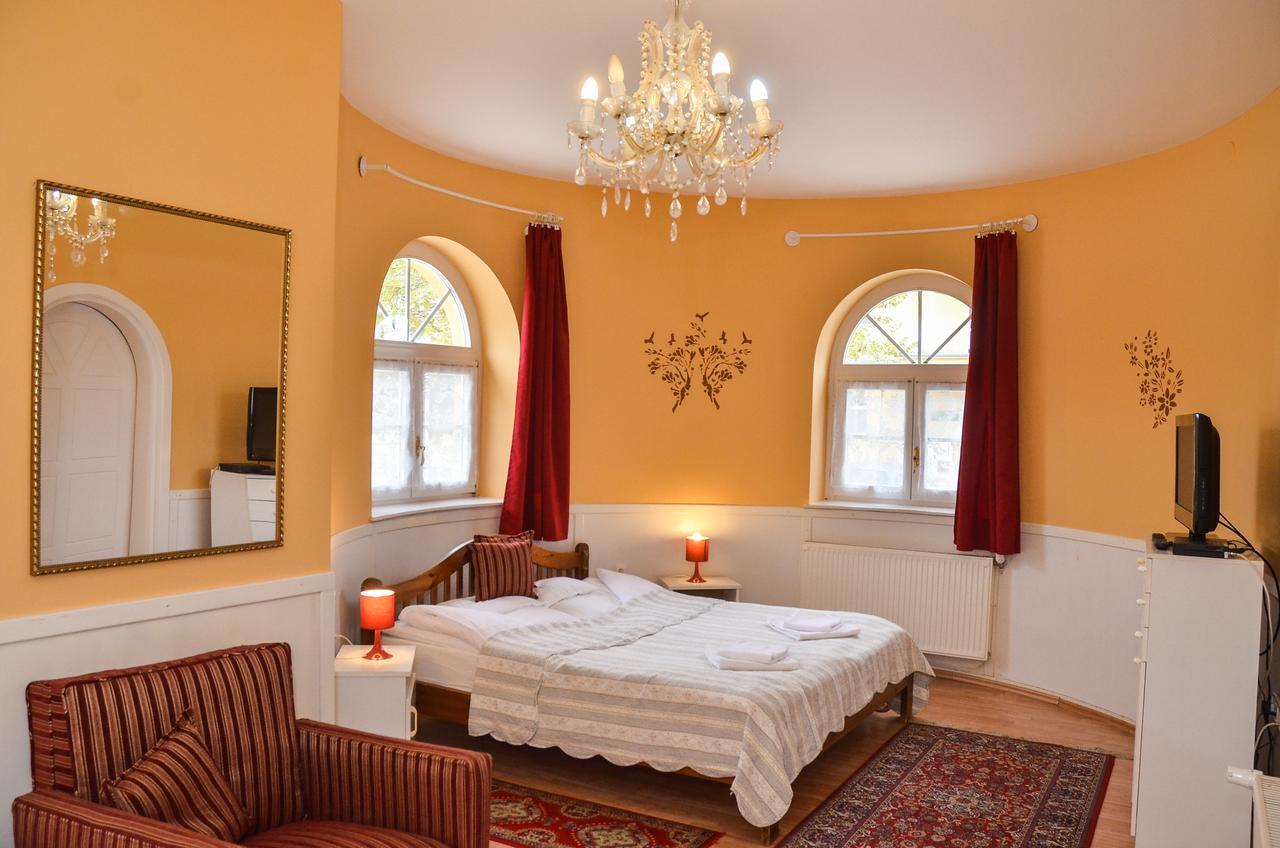 Kastély Panzió Hajdúszoboszló Extérieur photo