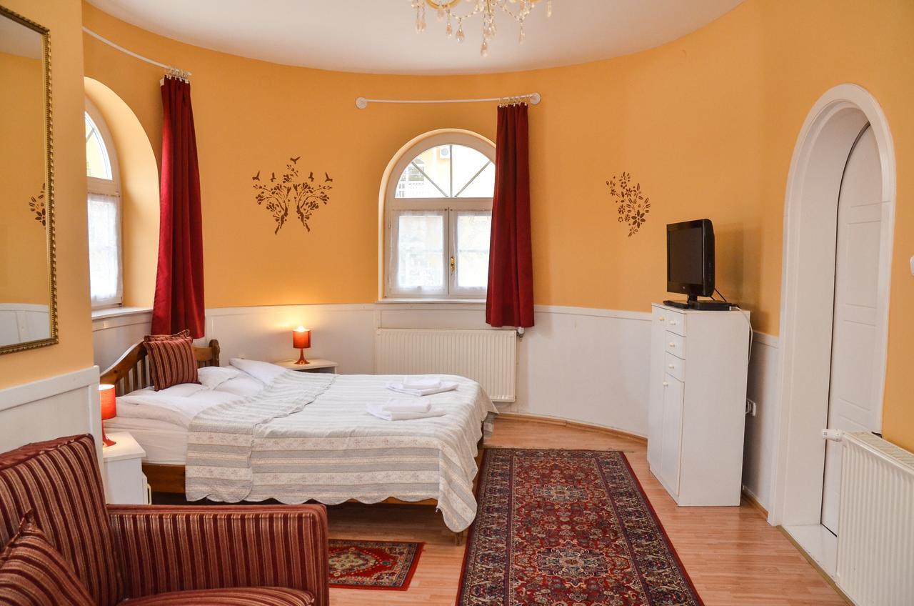 Kastély Panzió Hajdúszoboszló Extérieur photo