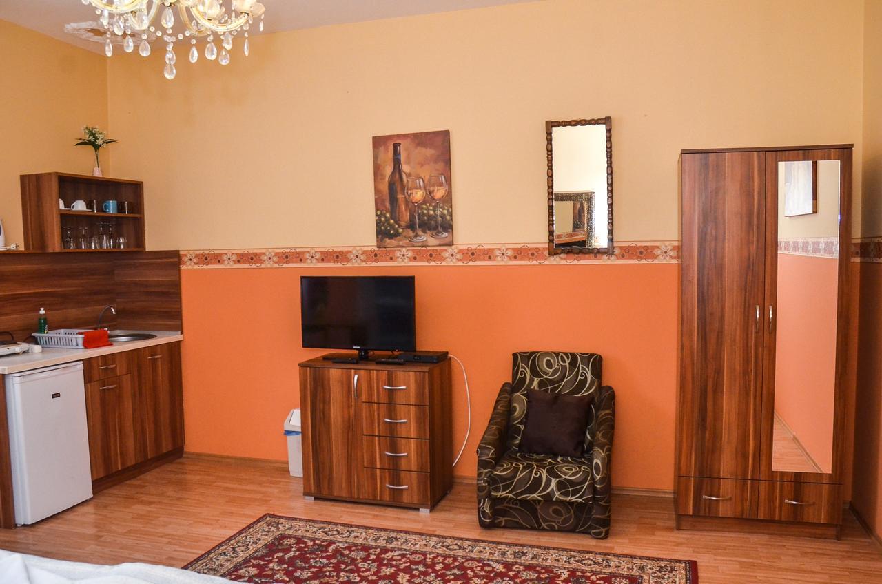 Kastély Panzió Hajdúszoboszló Extérieur photo