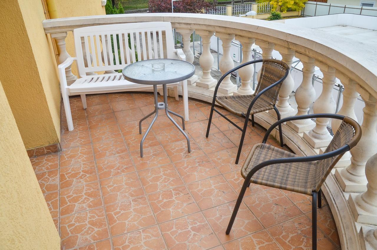 Kastély Panzió Hajdúszoboszló Extérieur photo